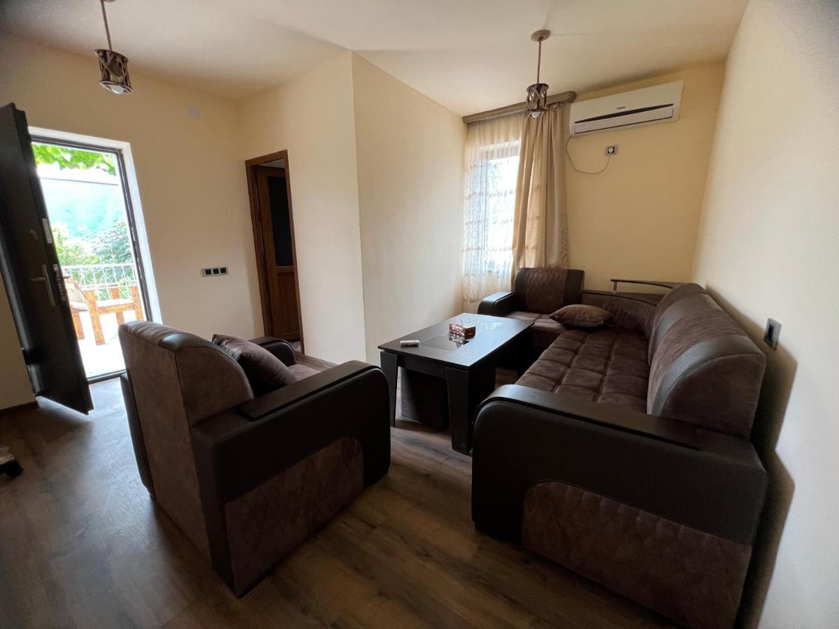 Arman Bed And Breakfast Halidzor Bagian luar foto
